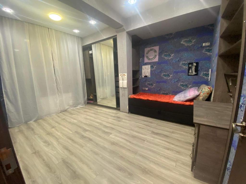 lovely apartment in vazha pshavela avenue room 1